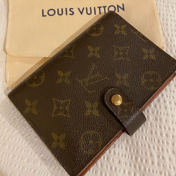 🚫SOLD🚫 Authentic Louis Vuitton Agenda - Picture 2 of 7